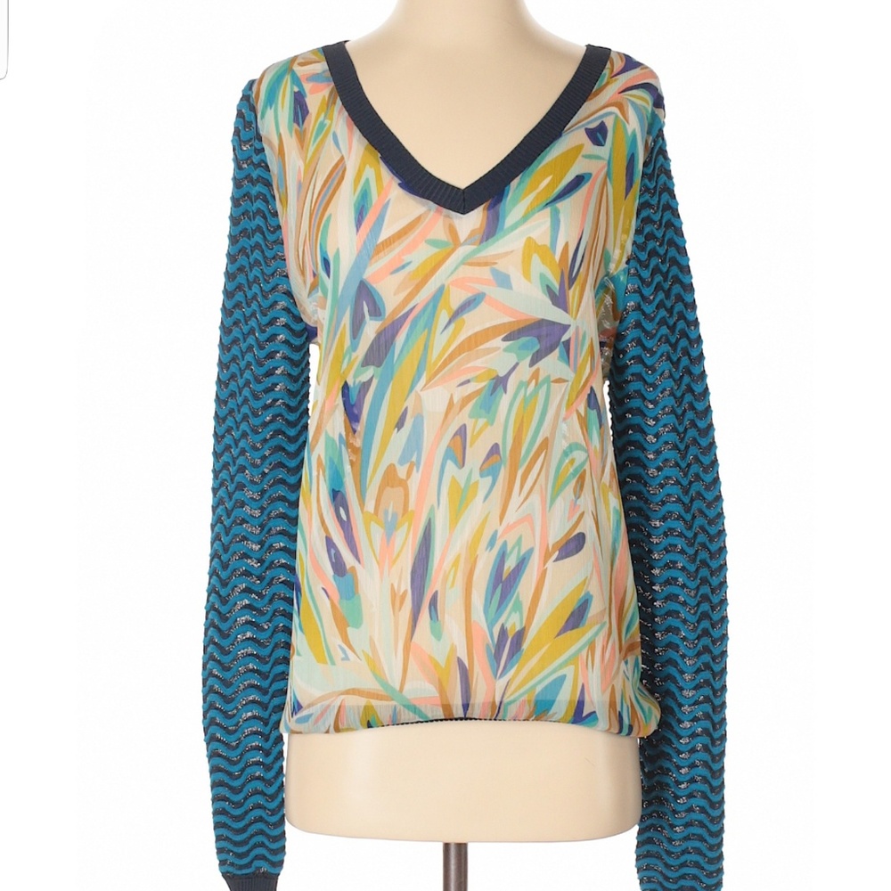 SOLD!!Cute long sleeve blouse